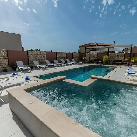 Pinna - Tonna Apartment *