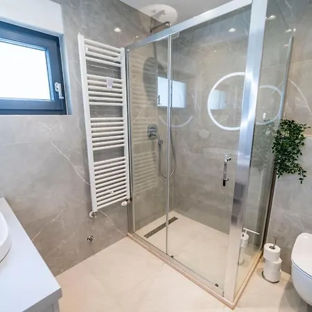 Pinna - Tonna 普拉