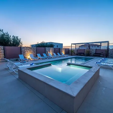 Pinna - Tonna Apartment *